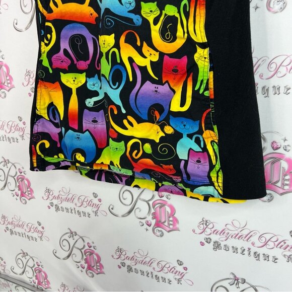 White Cross scrub tshirt cats rainbow ombrΓ© Multicolor Cat Print Scrub Top - Picture 3 of 11